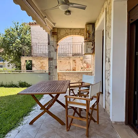Lithos Home, Cozy 1bd With Terrace Appartement *